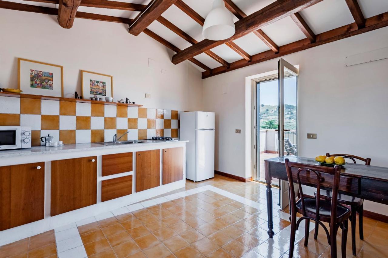 Gli Iris Apartments By Wonderful Italy Linguaglossa Bagian luar foto