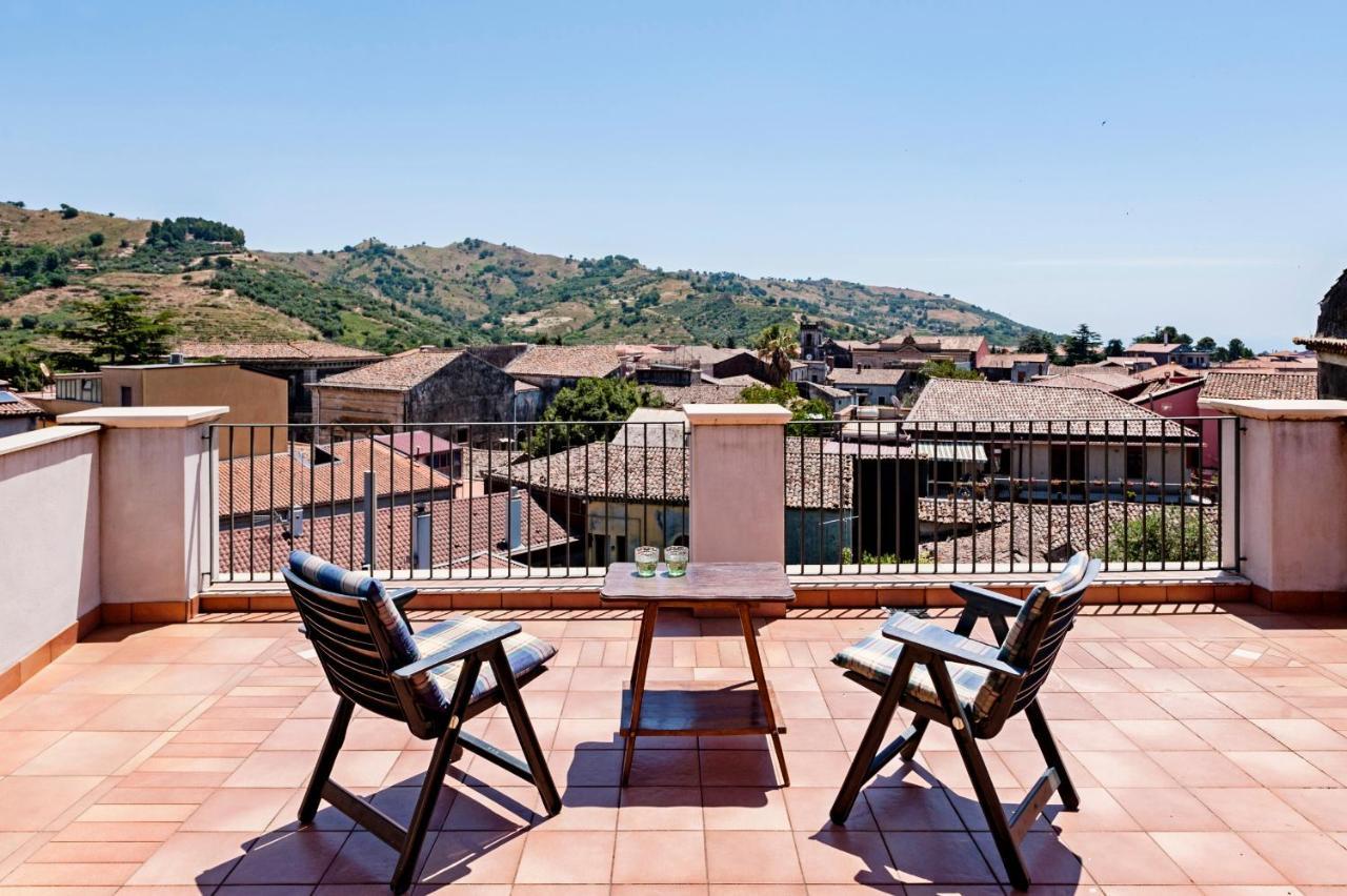Gli Iris Apartments By Wonderful Italy Linguaglossa Bagian luar foto