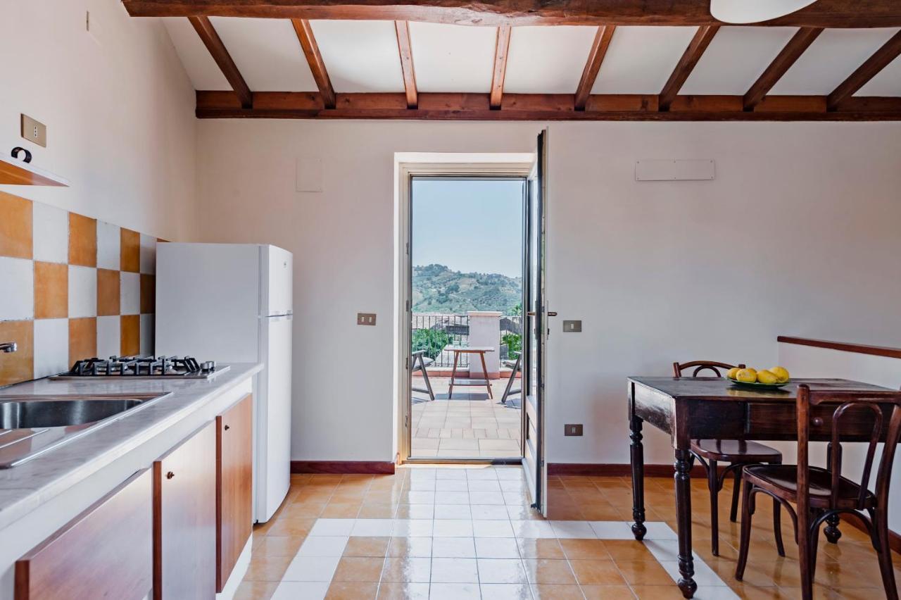 Gli Iris Apartments By Wonderful Italy Linguaglossa Bagian luar foto