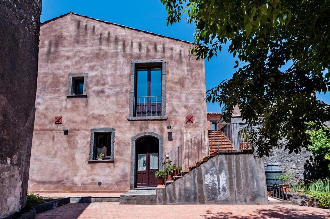 Gli Iris Apartments By Wonderful Italy Linguaglossa Bagian luar foto