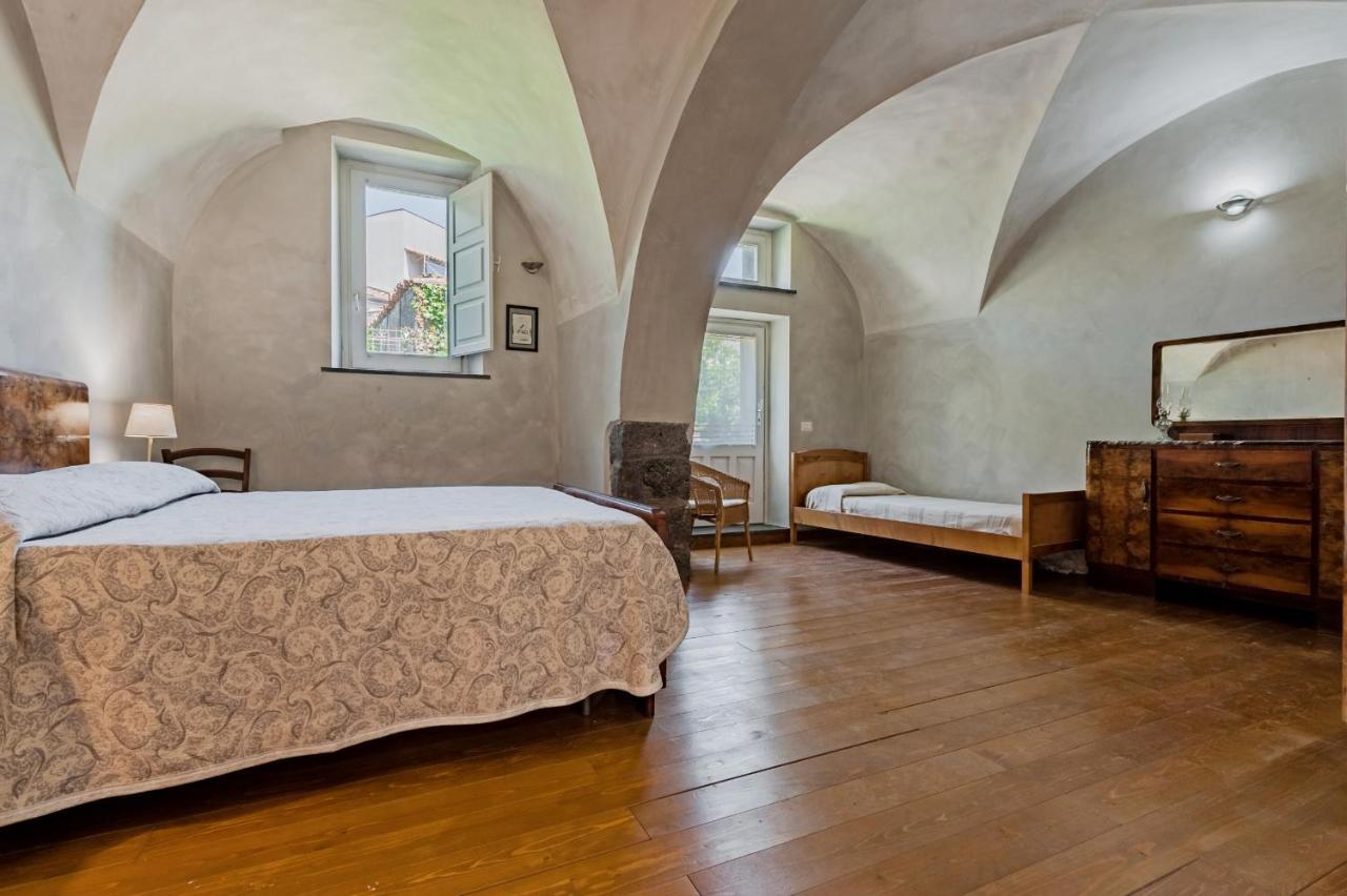 Gli Iris Apartments By Wonderful Italy Linguaglossa Bagian luar foto